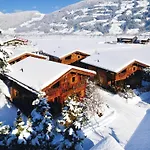 Almdorf Zillertal, 샬레 푸겐
