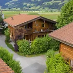 Almdorf Zillertal, * 푸겐