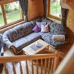 Almdorf Zillertal, Chalet Fügen