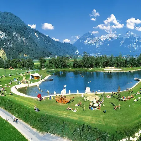 Almdorf Zillertal, Alpstuga Fügen