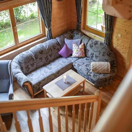 Almdorf Zillertal, Alpesi faház *