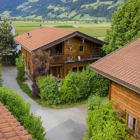 Almdorf Zillertal, Fuegen