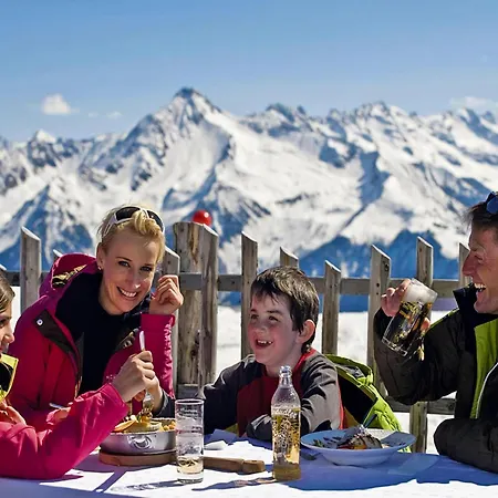 Alpstuga Almdorf Zillertal, Fügen