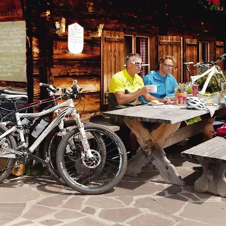 Almdorf Zillertal, Fügen