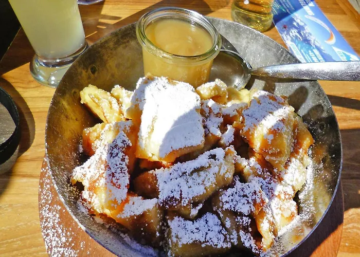 Almdorf Zillertal, * Fuegen