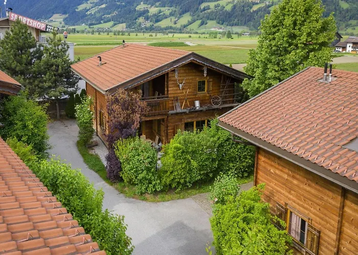 Almdorf Zillertal, Fuegen